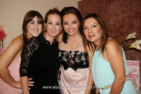 Ginna,  Mone, Clauidia y Mariana.