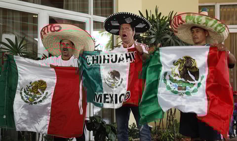 La Afición de Mexico recibió al Tri en San Pedro Sula.