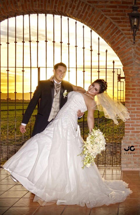 Samantha   Sarahí  Félix Dorado y Óscar Luis Tonoco Carrillo.- JC Estudio