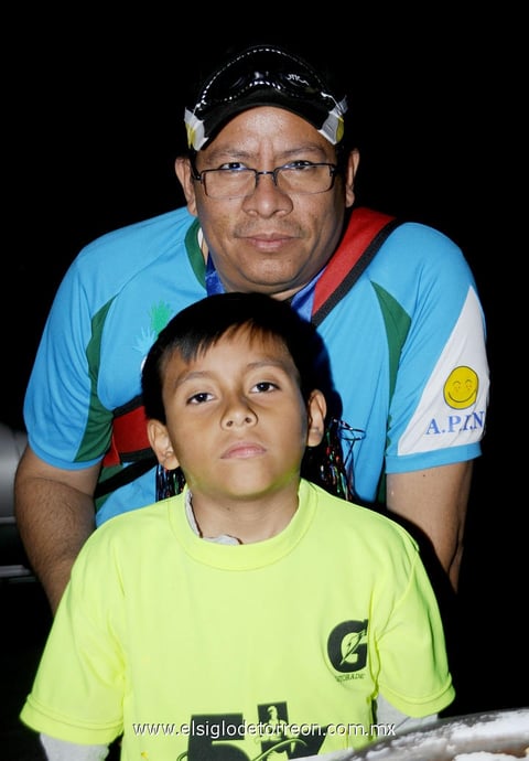 CARRERA NOCTURNA.  Carlos Alejandro y Alejandro Silva.