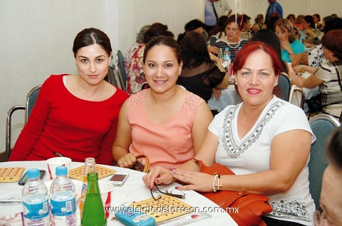 Mónica, Martha y Rosy.