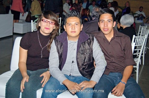 Catheryn, Yomel y Raúl.