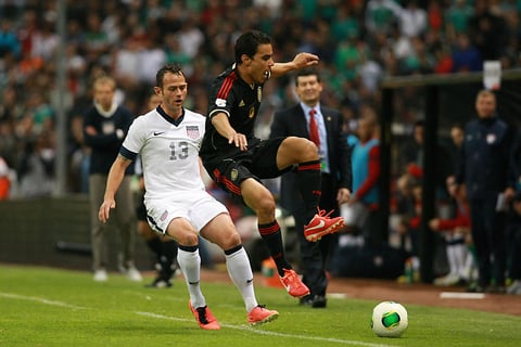 Omar Bravo buscó cambiarle la cara a la selección pero tuvo poco contacto con el balón.