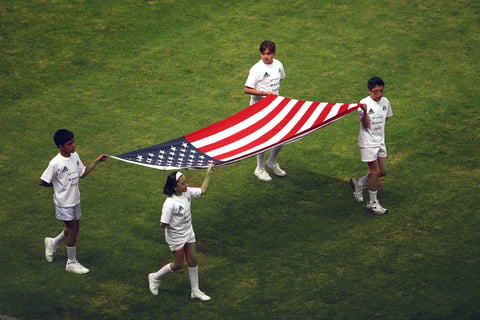 La bandera de Estados Unidos previo al arranque del encuentro