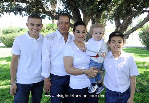 Daniel JR. , Daniel, Blanca, Nicolás y Harol.