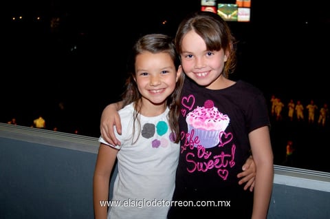 REGINA  y Ana Fer.