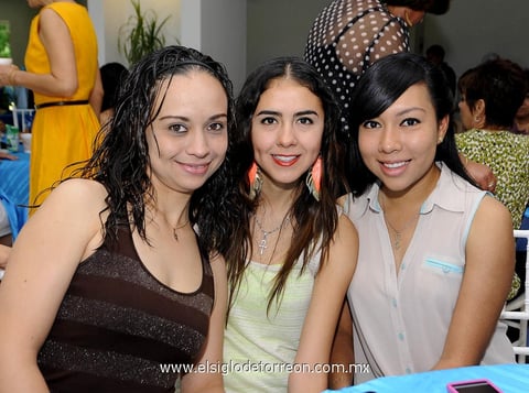 Berenice, Rebeca y Estefanía.