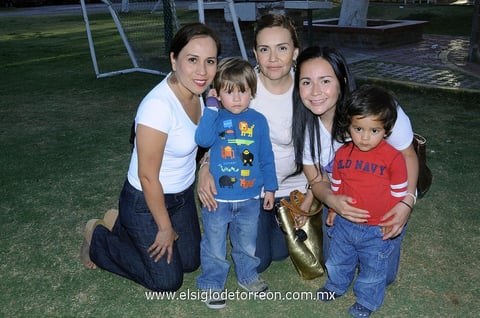 Cynthia  García, Gelo García, Any García, Mateo Lara y Nicolás Lara.