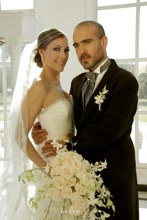 Carla Azucena Hernández Castañeda y Jorge Ernesto Romero Salas, contrajeron matrimonio el dos de marzo de 2013 en la Parroquia Los Ãngeles. Ellos son hijos de los Sres. José Hernández Garcí­a y Aí­da Margarita Castañeda Casale; Gerardo Ernesto Romero Bení­tez y Olga Salas Venegas.- Bravo Fotografí­a