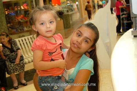 PERLA  y Jennifer.