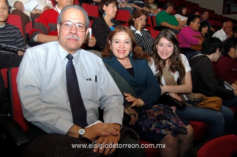 30032013 SILVESTRE , Estrella y Belinda.