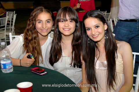 Marita Hamdan, Daniela Tinoco y Paola Hamdan.