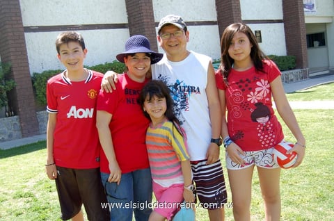 Luis Manuel , Doris, Ana Cris, Juan Manuel y Marifer.
