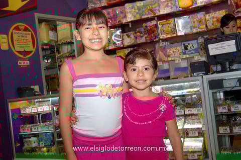 Lizeth  y Alejandra Azpe.