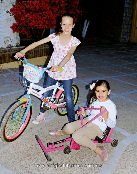 Mariane y Yazmín.