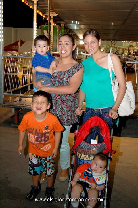 David , Mayela, Zaira, Alex y Sebastián.