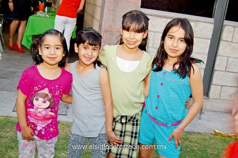 Argelia,  Argentina, Isabella y América.