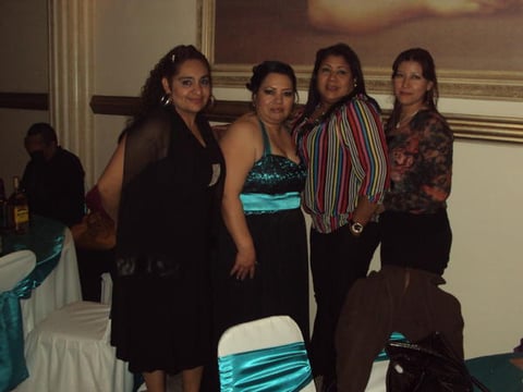 Reencuentro de amigas y ex- compañeras de la Escuela Comercial Treviño Generación 1990