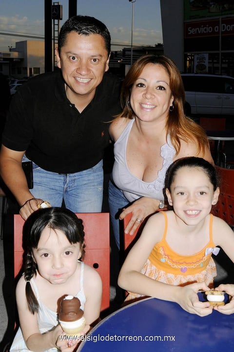 RaúL , Isabela, Alexa y Zai.