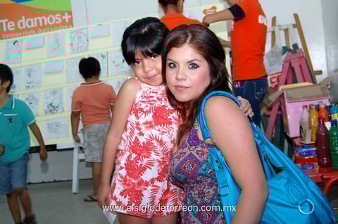 Getzemaní y Leslie, fueron captadas por la lente de esta casa editora, durante recorrido social, en un lugar de esparcimiento infantil.