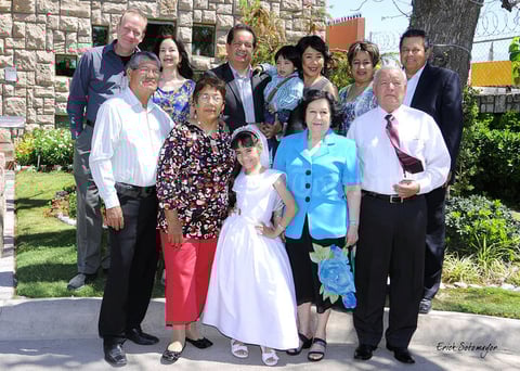 Marina Isolda en compañia de sus papás, padrinos David Lugo y Lupita García, abuelos, su hermanito Enriquito Guerrero Rentería y amistades.
