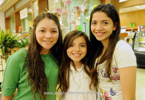 Regina ,Danna y Bárbara.