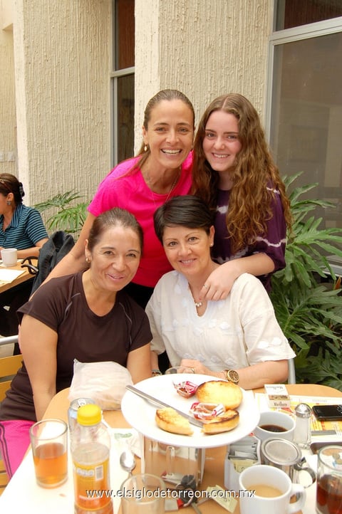 Alma Rosa , Lucero y Argentina.