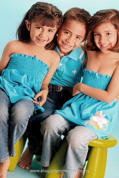 Abril, Andrés y Ana Laura Domínguez Gamboa celebraron su cumpleaños en el mes de marzo.