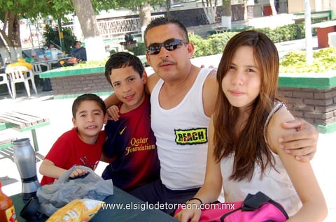 Joshué, Alan, Antonio y Andrea Medellín.