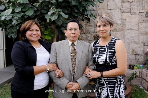 Irasema Nafarrete, Juan Manuel Nafarrete y Leticia Serrano.