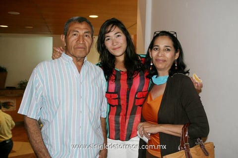 Octavio Carrillo, Esmeralda Castañeda y Rosario Ibarra.