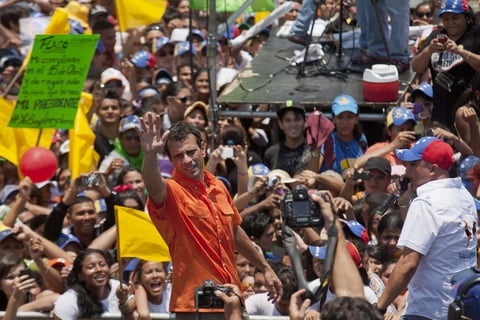 Uno de los eventos de la campaña de Capriles tuvo lugar en San Fernando, estado de Apure, donde llamó a sus seguidores a votar el domingo.