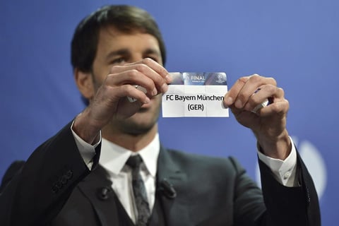 El exfutbolista holandés Ruud Van Nistelrooy fue el encargado de sacar los cruces, el primero fue el Bayern Múnich.