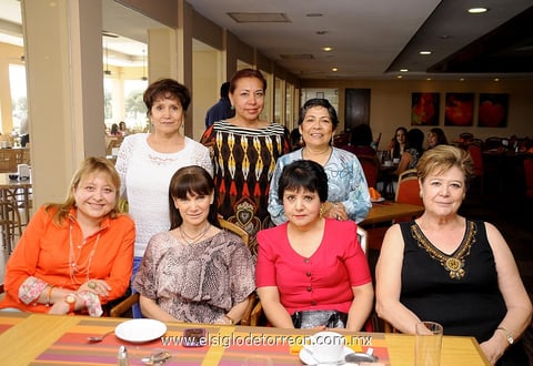 Astrid,  Esther, Carmen, Silvia, Estela, Emma y Lety.