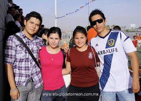 José  Refugio, Alejandra, Selene y Carlos.
