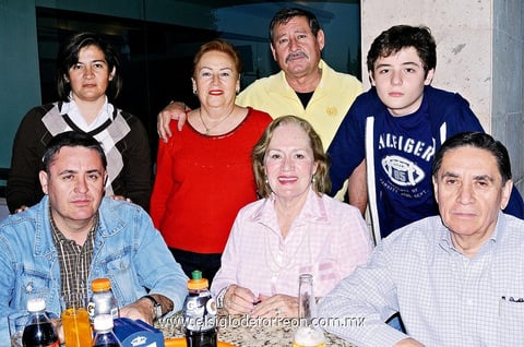 Familias López Morales y López Téllez.