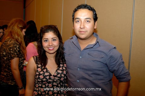 Nayeli  Santos y Carolina Sánchez.