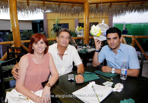 Marcela  de Guerrero, Roberto Guerrero y Roberto.