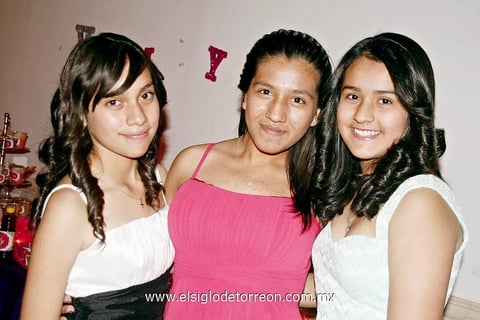 Fernanda, Karime, y Mildred.