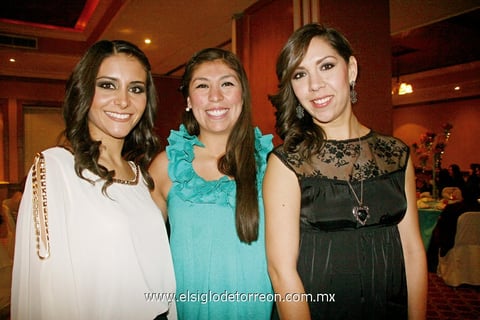 Dania Barraza, Goretti Carreón y Dinora Chávez.