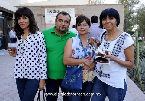 Eugenia  Mendoza, Roberto García, Mary Fernández y Rita Soriano.