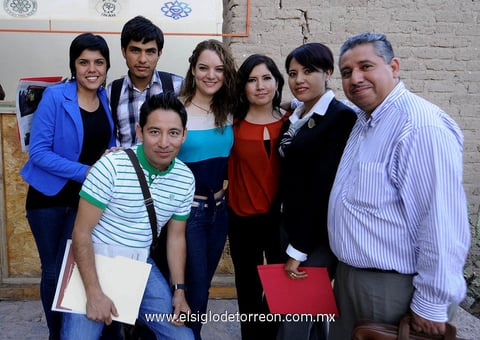 Reyna,  Luis, Sofía, Luisa, Jessica, Víctor y Arturo.