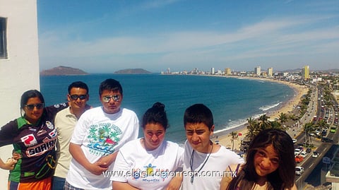 Zayra, José Cruz, Jorge, Vicky, Sebastián y Dania Gómez Galán.