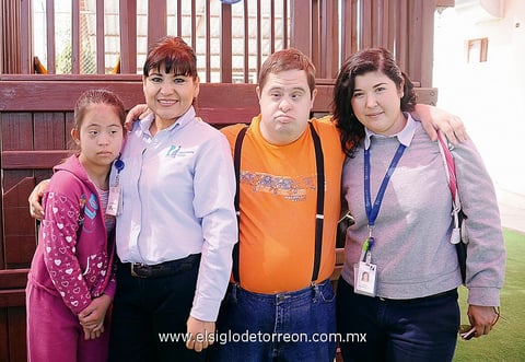 Rita , Leonor, Juan Pablo y Cynthia.