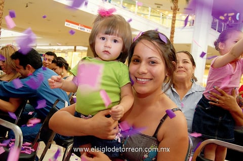 Karla y Juliana Ornelas.
