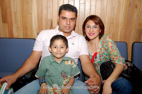 Leonardo, José Antonio y Adilene.