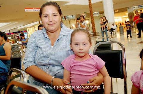 Liliana y Natalia Dávila.
