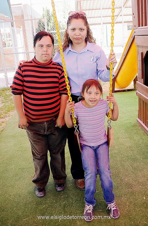 Juan Gerardo , Alma y Mari Jose.