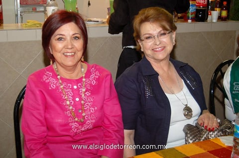 Lupita  y Olivia.
