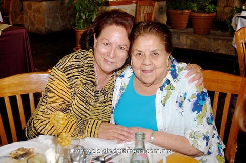 Yolanda  y Nely.